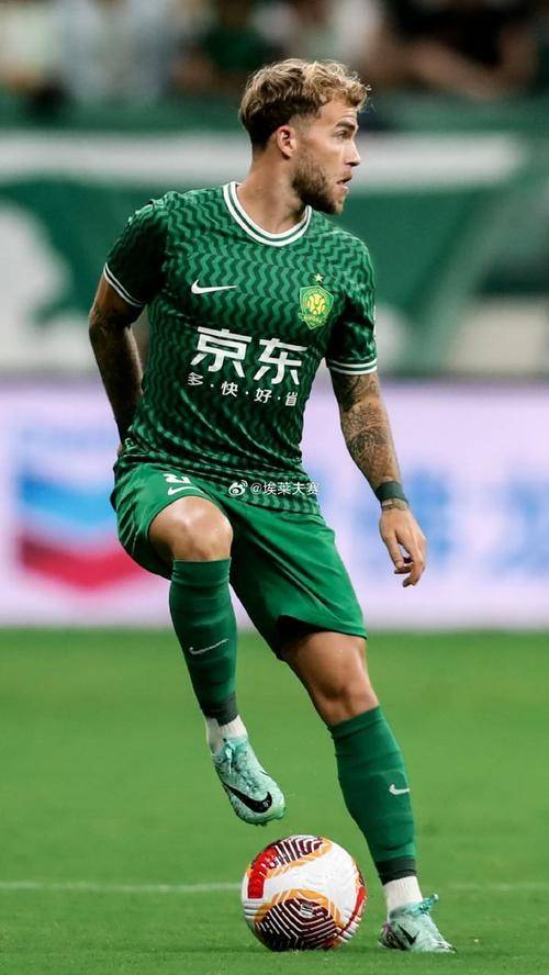 关于国安客场击败泰达2-0，施密特赛后赞队员表现的信息