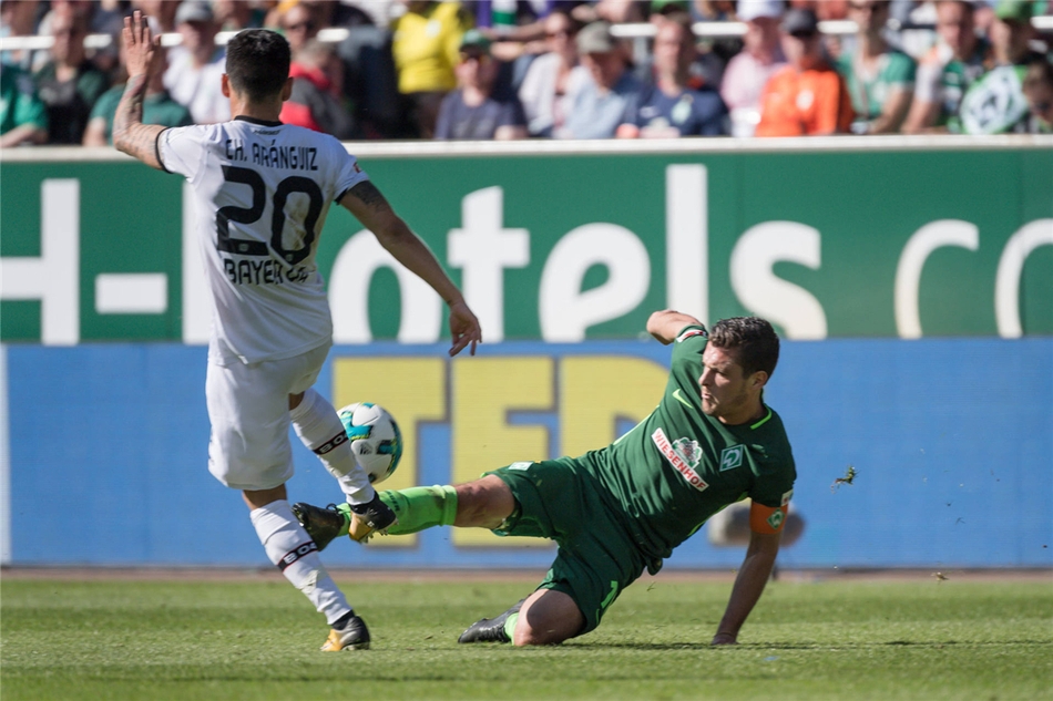 包含不莱梅逼平对手，保持不败纪录的词条